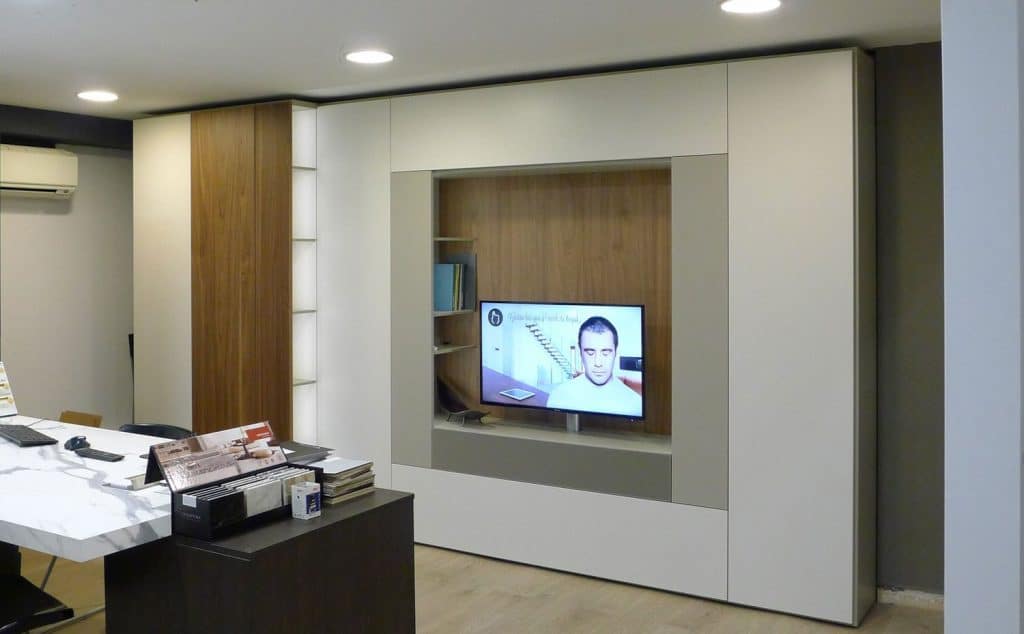 Sistema Roomy de Caccaro instalado en exposición Kitchen in.