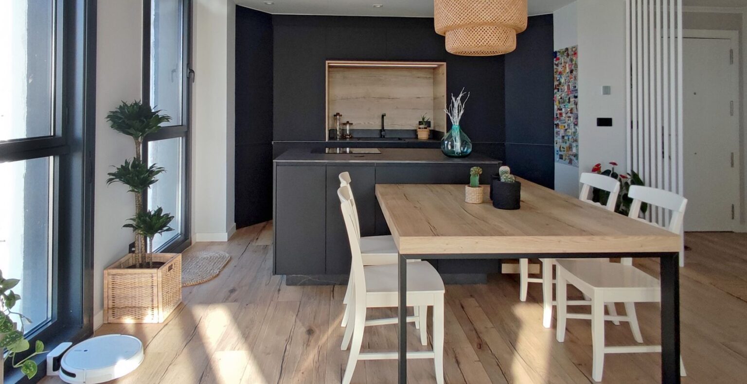 Conectar espacios para crear momentos familiares • Kitchen in