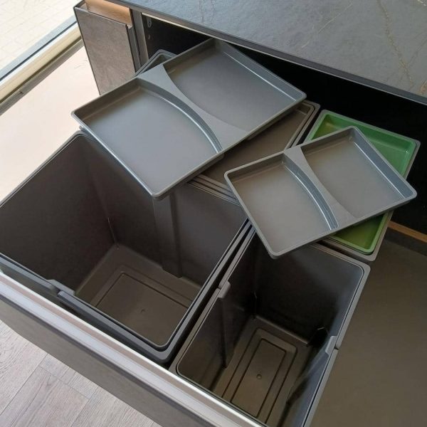 Sistema de organización de residuos para cocina con cubos abiertos