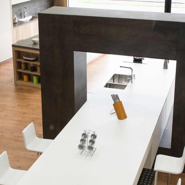 Cocina en isla con estructura Kitchen in O Grove